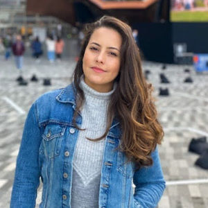 Meet your Posher, Lais